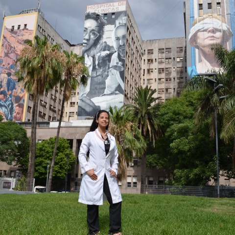 Formatura Dra. Lorena Bonfim carreira de Medicina na UBA
